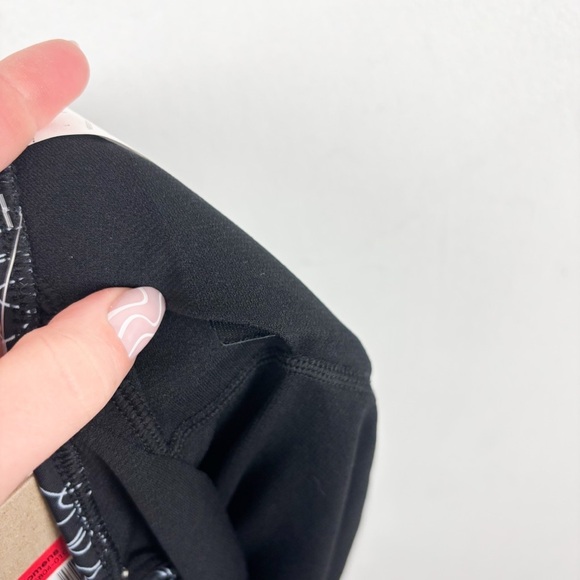 NWT Nike Sneakerkini 2.0 Allover Print One Piece Swimsuit Sz L - Picture 13 of 13